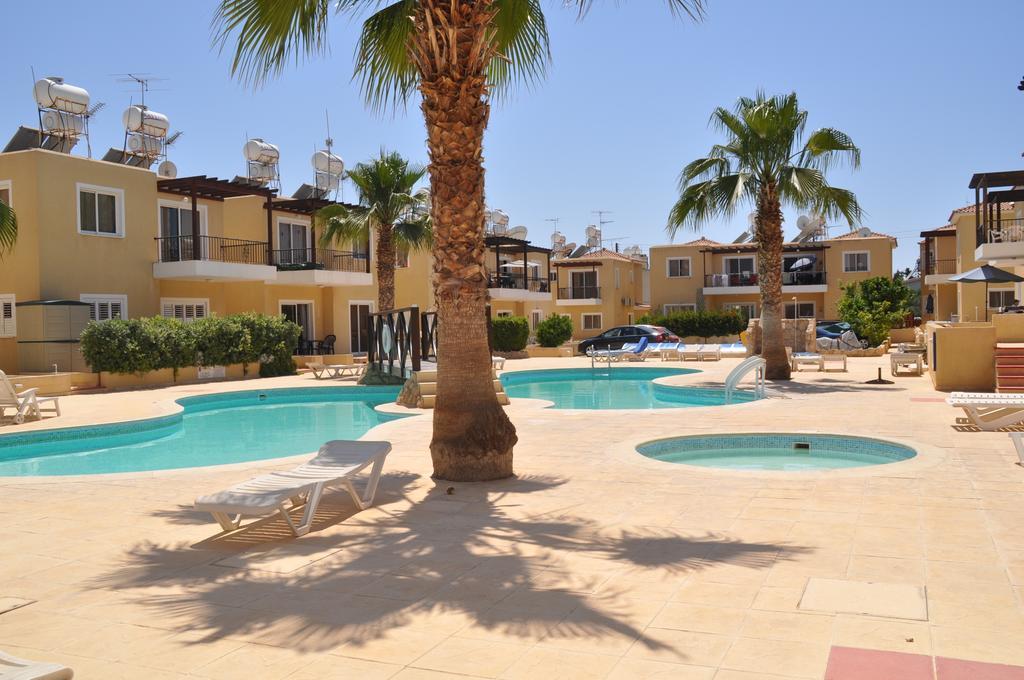 Sirena Sunrise, Apartment 4 Paphos Exterior foto