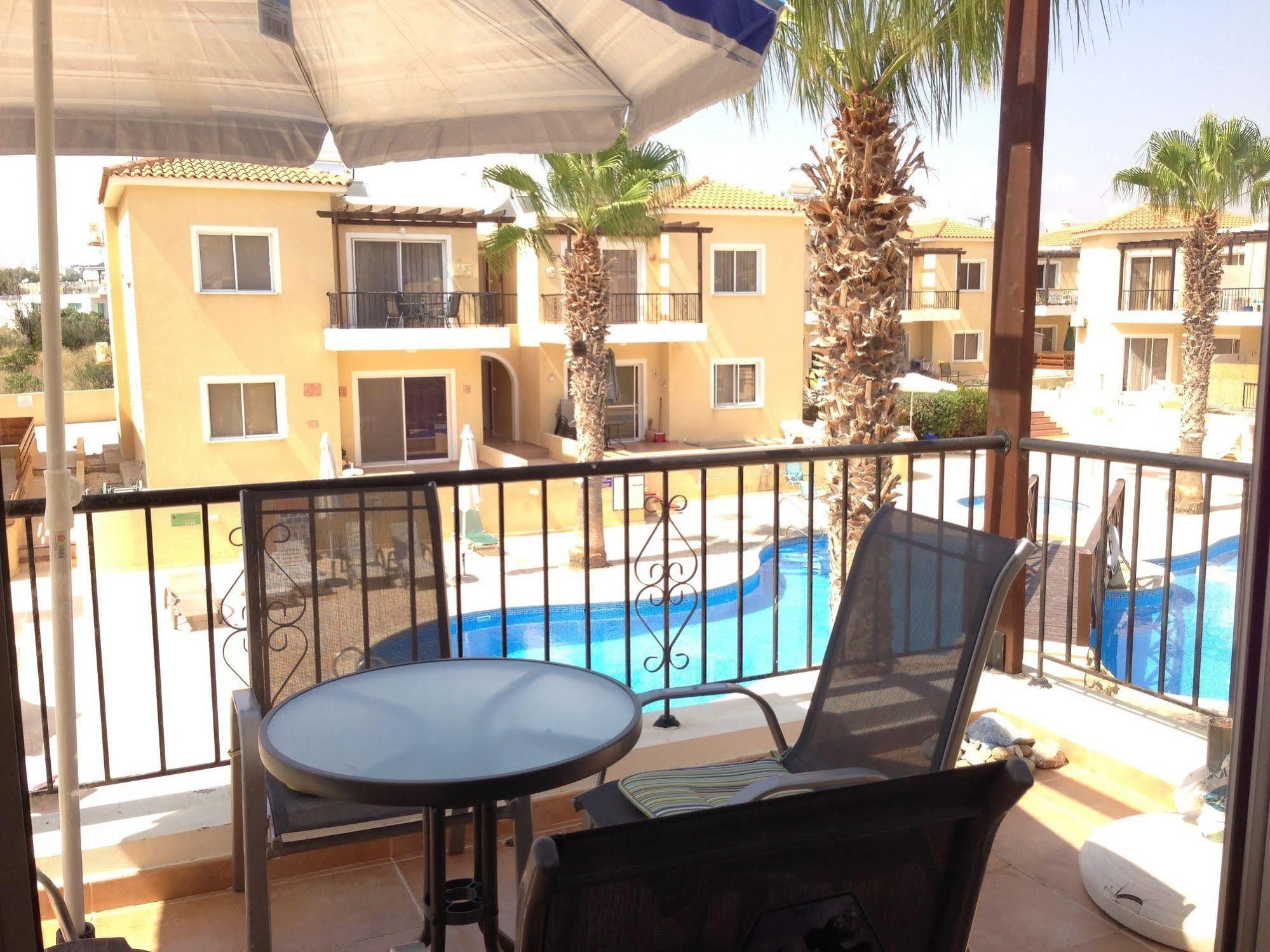 Sirena Sunrise, Apartment 4 Paphos Exterior foto