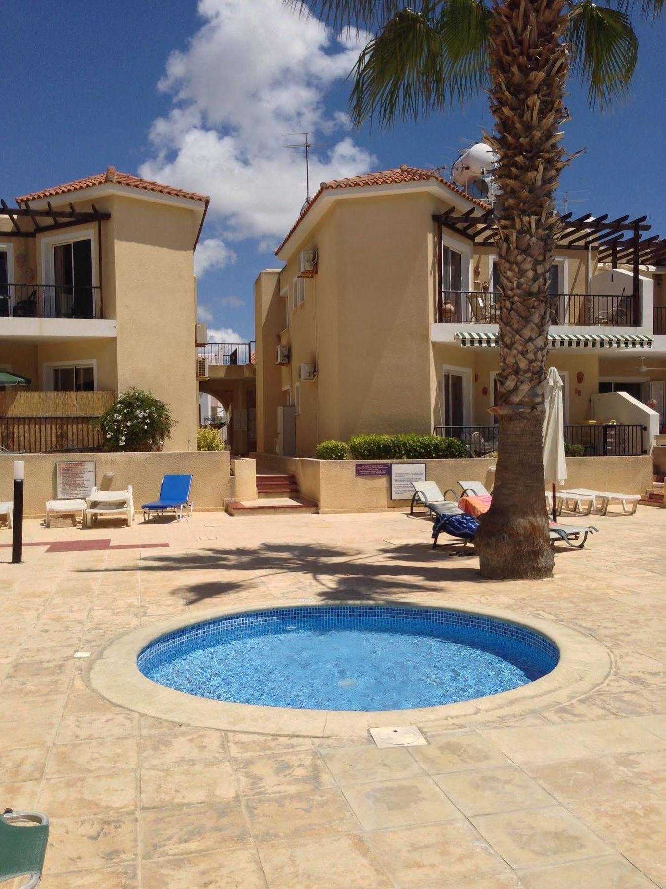 Sirena Sunrise, Apartment 4 Paphos Exterior foto