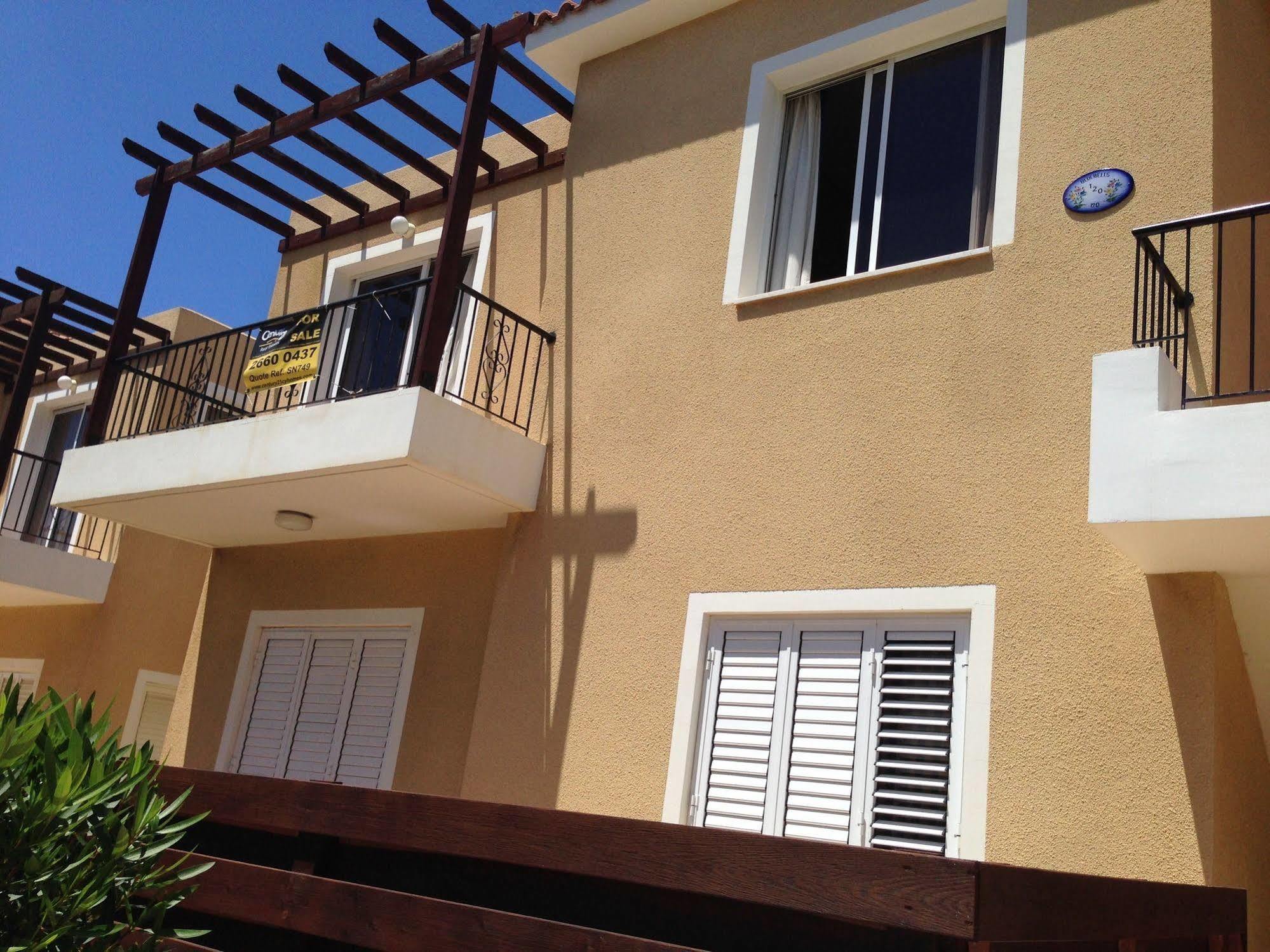 Sirena Sunrise, Apartment 4 Paphos Exterior foto